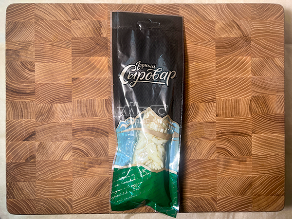 Сыр 100 гр ГОРНЫЙ СЫРОВАР (Косичка с укропом и чесноком) в Сыктывкаре