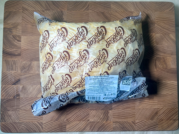 Сыр 1 кг ГОРНЫЙ СЫРОВАР (Паутинка со вкусом красной икры) в Сыктывкаре