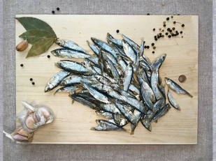 Сыр к пиву: Тюлька вяленая